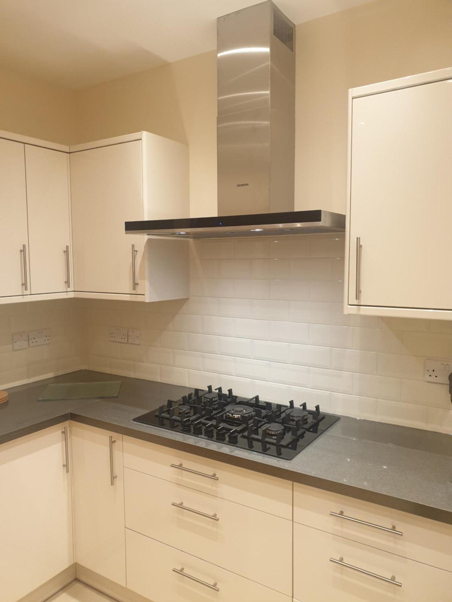 London Luxury Apartments 3 Bedroom Sleeps 8 With 3 Bathrooms 4 Mins Walk To Tube Free Parking Ilford Exterior foto